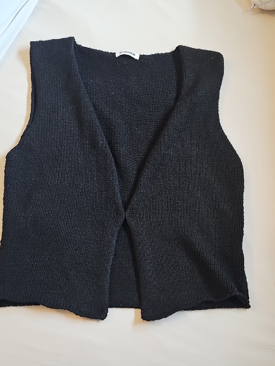 Rumored Sweaters - Rumored Black Sleeveless Knit V-Neck Vest